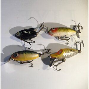 Vintage fishing lure lot, you get them all a lot of 4,  2 inches rare lures